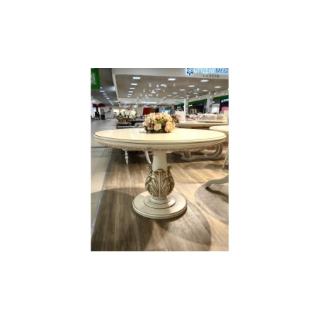 Большой круглый стол на одной ножке