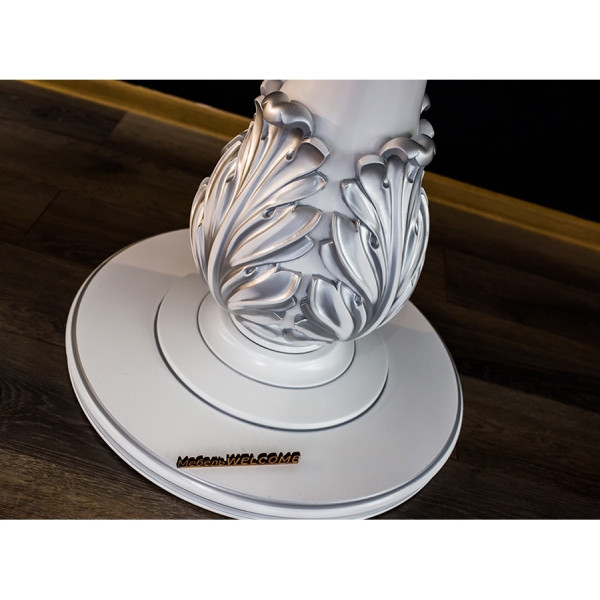 Большой круглый стол на одной ножке