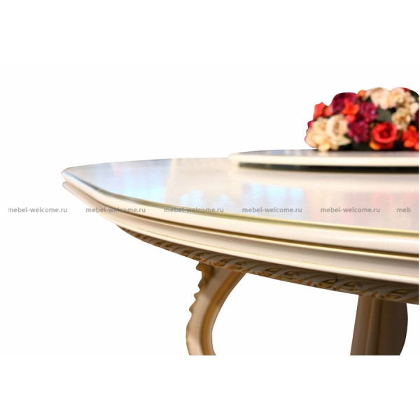 Большой круглый стол с менажницей