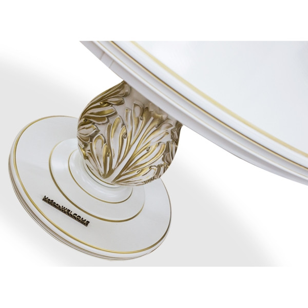 Большой круглый стол на одной ножке