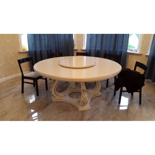 Большой круглый стол с менажницей